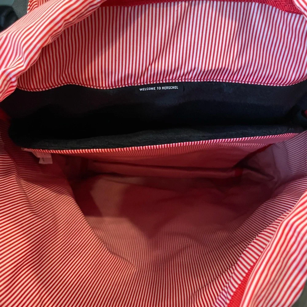 Herschel Supply Co. Retreat Backpack Padded‎ Interior Laptop Sleeve Black Brown